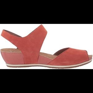Dansko sandal dark coral